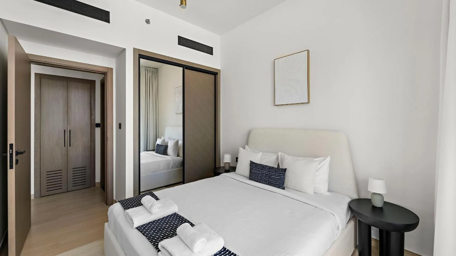 Vayk - Amazing 1Br Apartment In Jvc Dubai